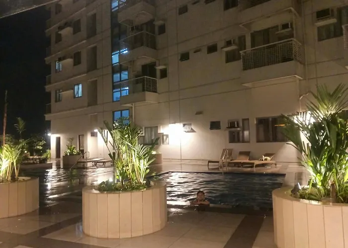 2 Bedroom Fully Furnished Condo- Near St Lukes
