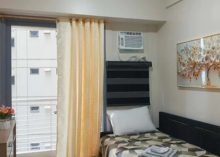 2 Bedroom Fully Furnished Condo- Near St Lukes