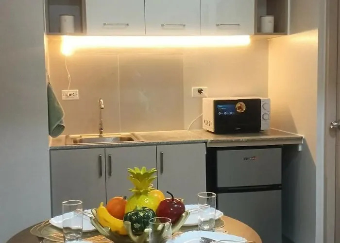 2 Bedroom Fully Furnished Condo- Near St Lukes Apartahotel