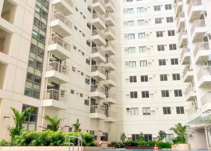 2 Bedroom Fully Furnished Condo- Near St Lukes Manila