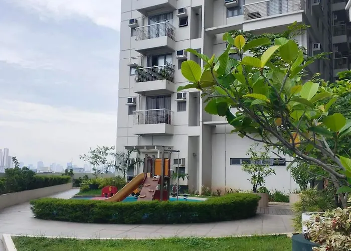 2 Bedroom Fully Furnished Condo- Near St Lukes Manila